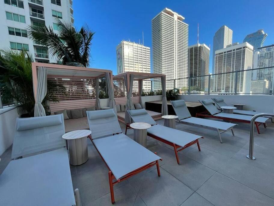 Downtown Elegance. 17th Floor Yotelpad Appartamento Miami