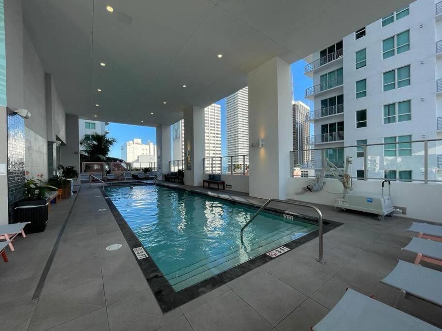 Downtown Elegance. 17th Floor Yotelpad Appartamento *
