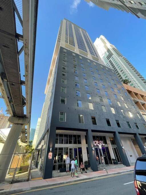 Downtown Elegance. 17th Floor Yotelpad Appartamento Miami