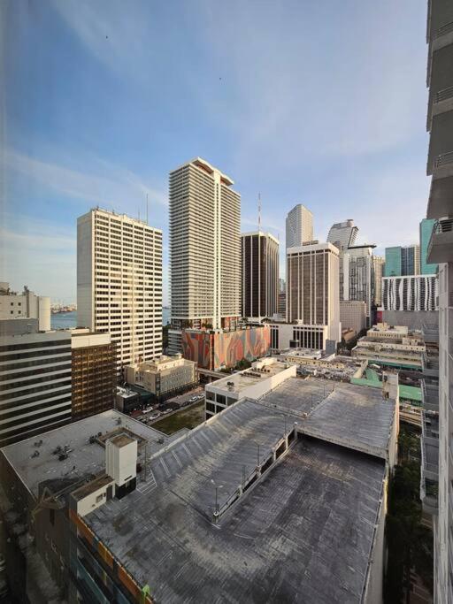 Downtown Elegance. 17th Floor Yotelpad Appartamento Miami