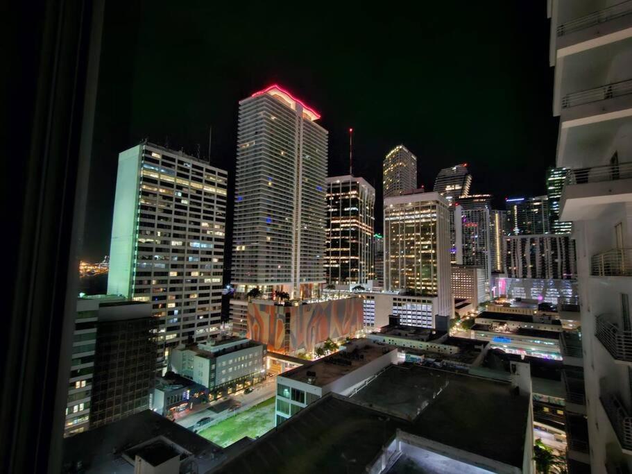 Downtown Elegance. 17th Floor Yotelpad Appartamento
